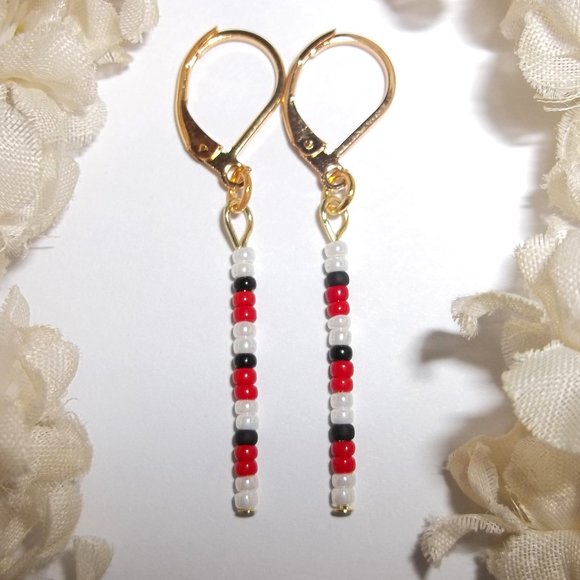 Linear Seed Bead Drop Earring Minimalist Sleek White Pearl Black Red Gold A747 - Picture 1 of 8